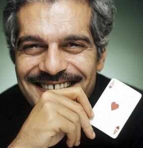 في ذكرى ميلاده.. عمر الشريف من شوارع الإسكندرية إلى العالمية.. قصة فنان مصري سحر هوليوود وخلّد اسمه بين الكبار