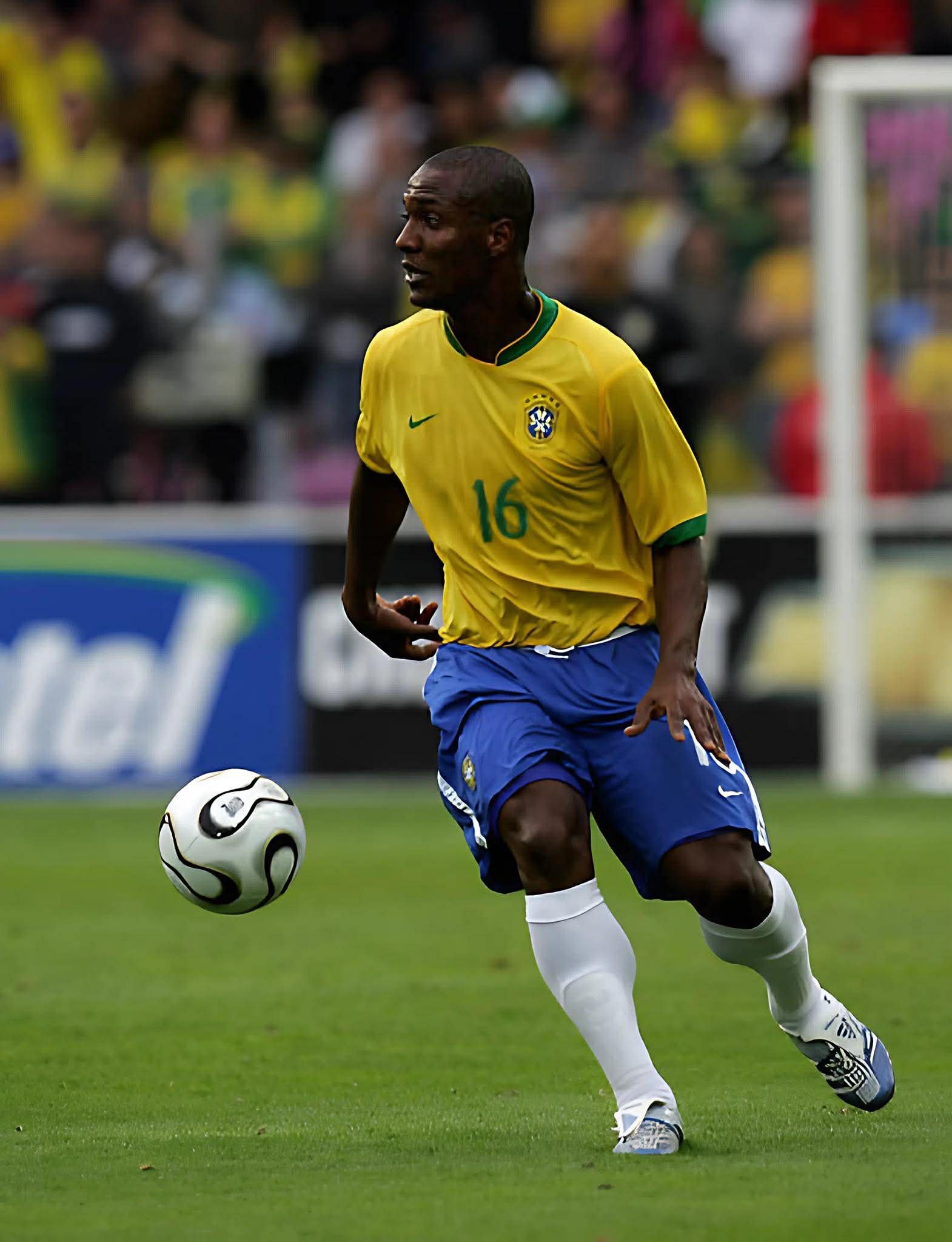 في ذكرى ميلاده.. جيلبرتو دا سيلفا ميلو مسيرة لاعب برازيلي تألق بين أوروبا وأمريكا الجنوبية