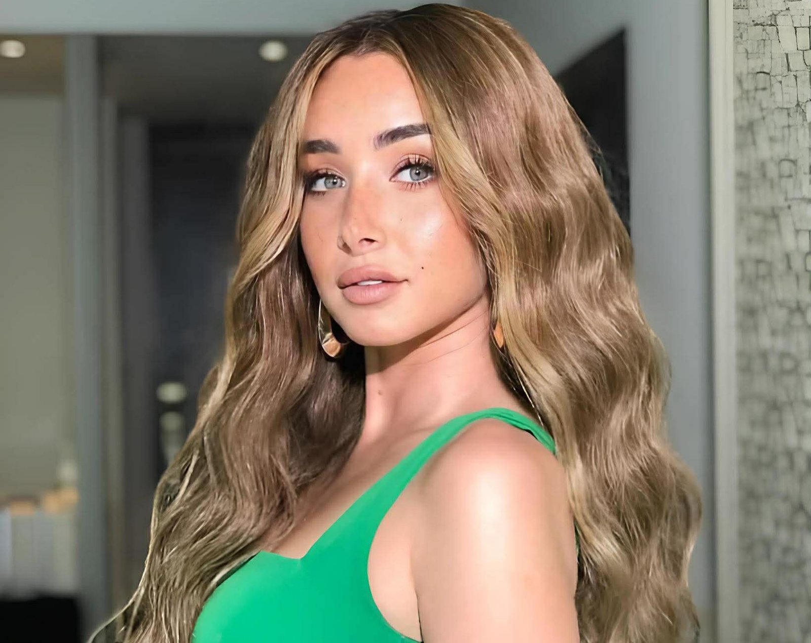 هنا الزاهد تثير الجدل بعد رد غامض على شائعات استبعادها من عمل مع هشام ماجد