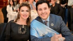 هاني شاكر وأغنية لسه بتسألي … حكاية حب مع زوجته نهلة