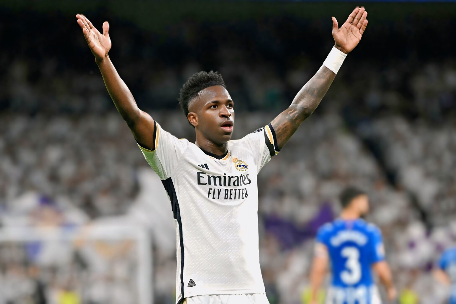 فينيسيوس: أريد البقاء في ريال مدريد طوال حياتي