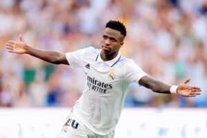 فينيسيوس: أريد البقاء في ريال مدريد طوال حياتي