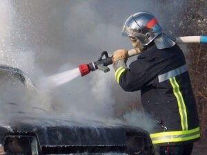 حريق داخل شقة سكنية بالدقي دون إصابات