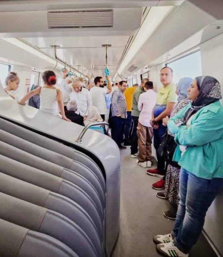 خصم 50% يجذب المواطنين.. إقبال كبير على مونوريل شرق النيل في ثاني أيام عيد الأضحى