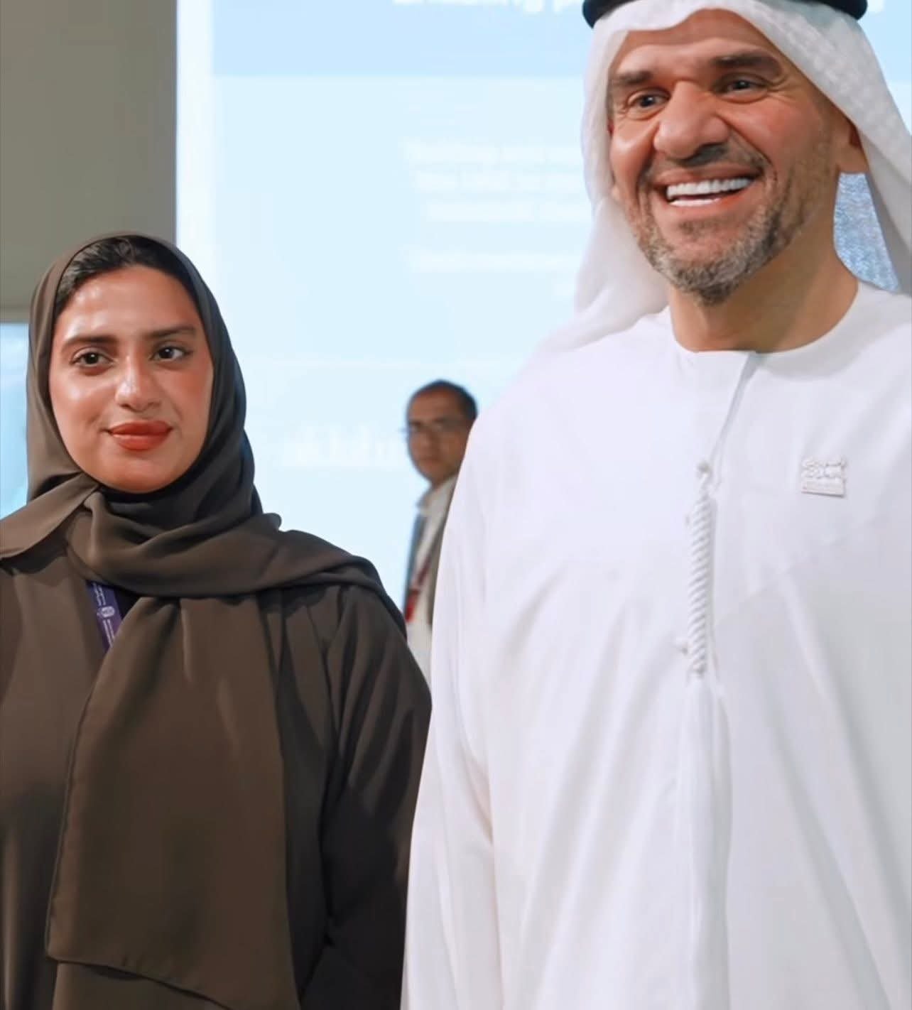 حسين الجسمي يحتفي بإنجازات الإمارات برسائل فخر واعتزاز