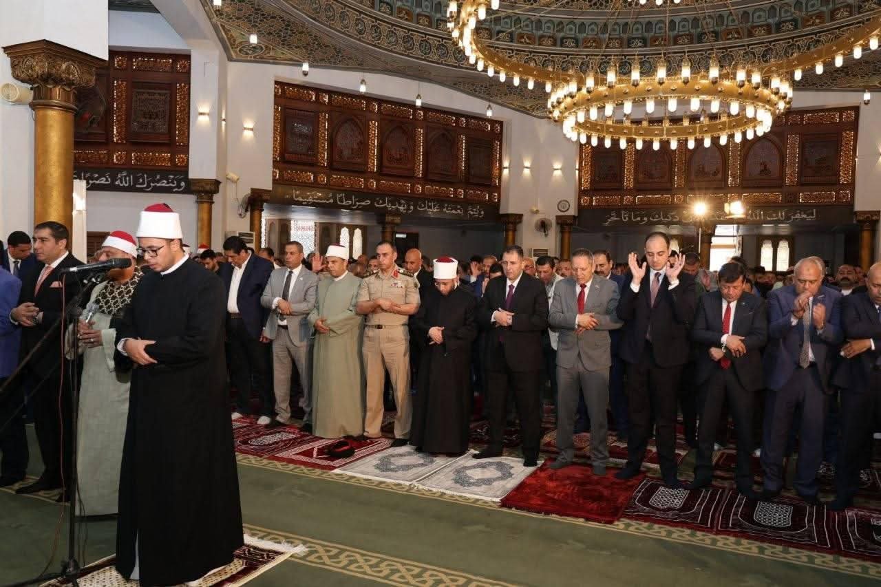 وزير الأوقاف ومحافظ دمياط يشاركان أبناء المحافظة احتفالات العيد القومي الـ776