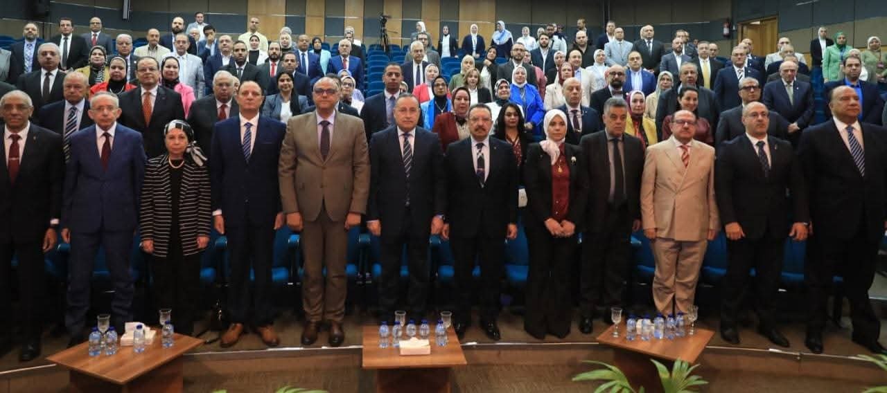 وزير التعليم العالي ومحافظ الإسكندرية يفتتحون مشروعات صحية جديدة بجامعة الإسكندرية