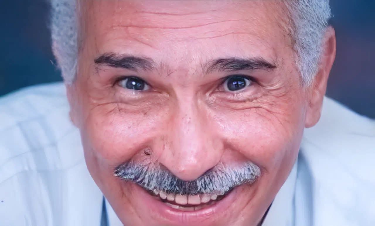 كريم الحسيني ينعي عبد الرحمن أبو زهرة.. “وداعًا الفنان الكبير أستاذ الأجيال”
