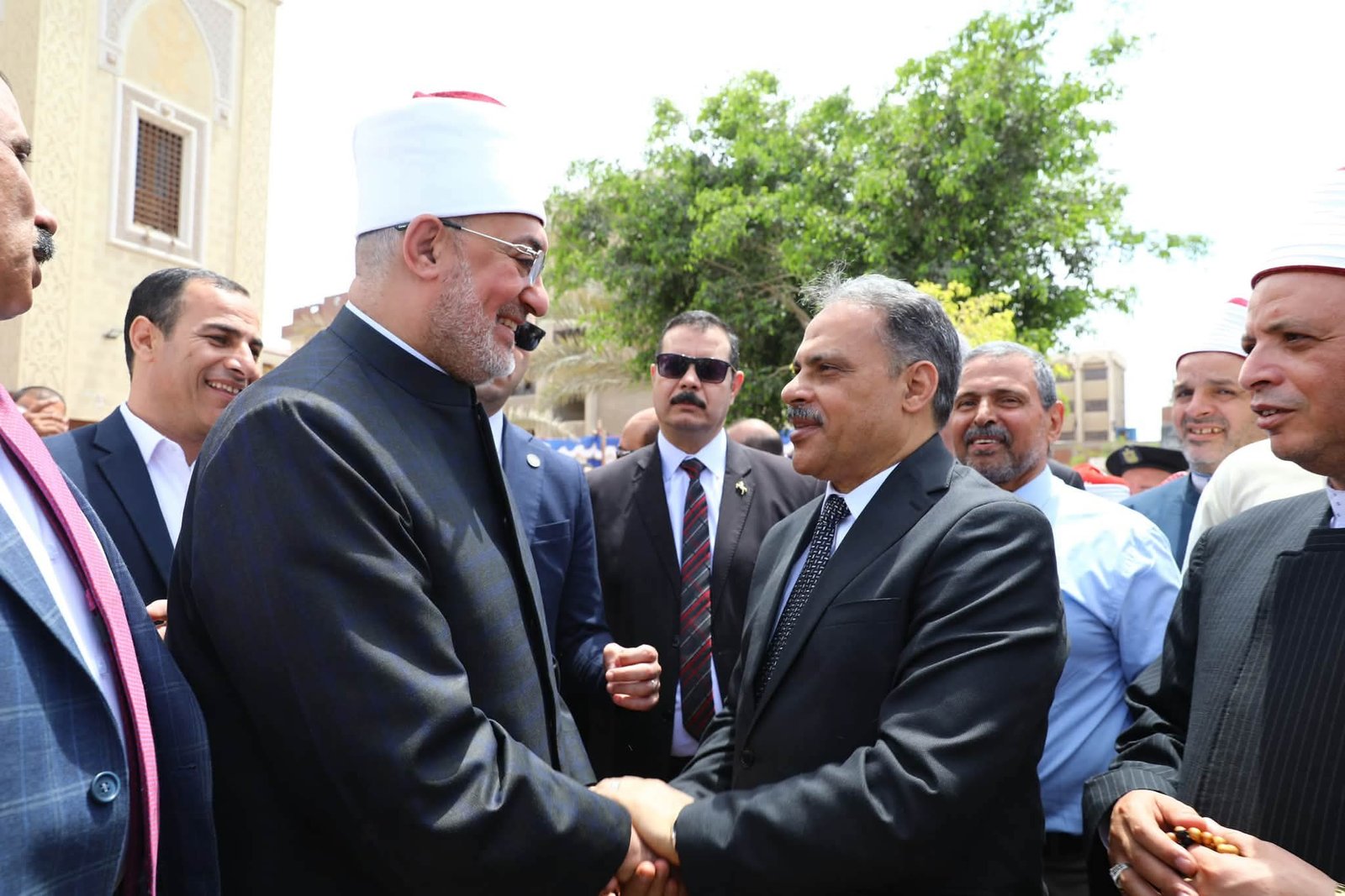 احتفاءً بذكرى مولده.. مفتي الجمهورية يؤدي صلاة الجمعة بمسجد الإمام الأكبر عبدالحليم محمود بالشرقية
