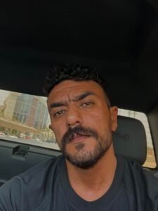 أحمد العوضي يلفت الأنظار بصورة جديدة عبر حسابه الرسمي