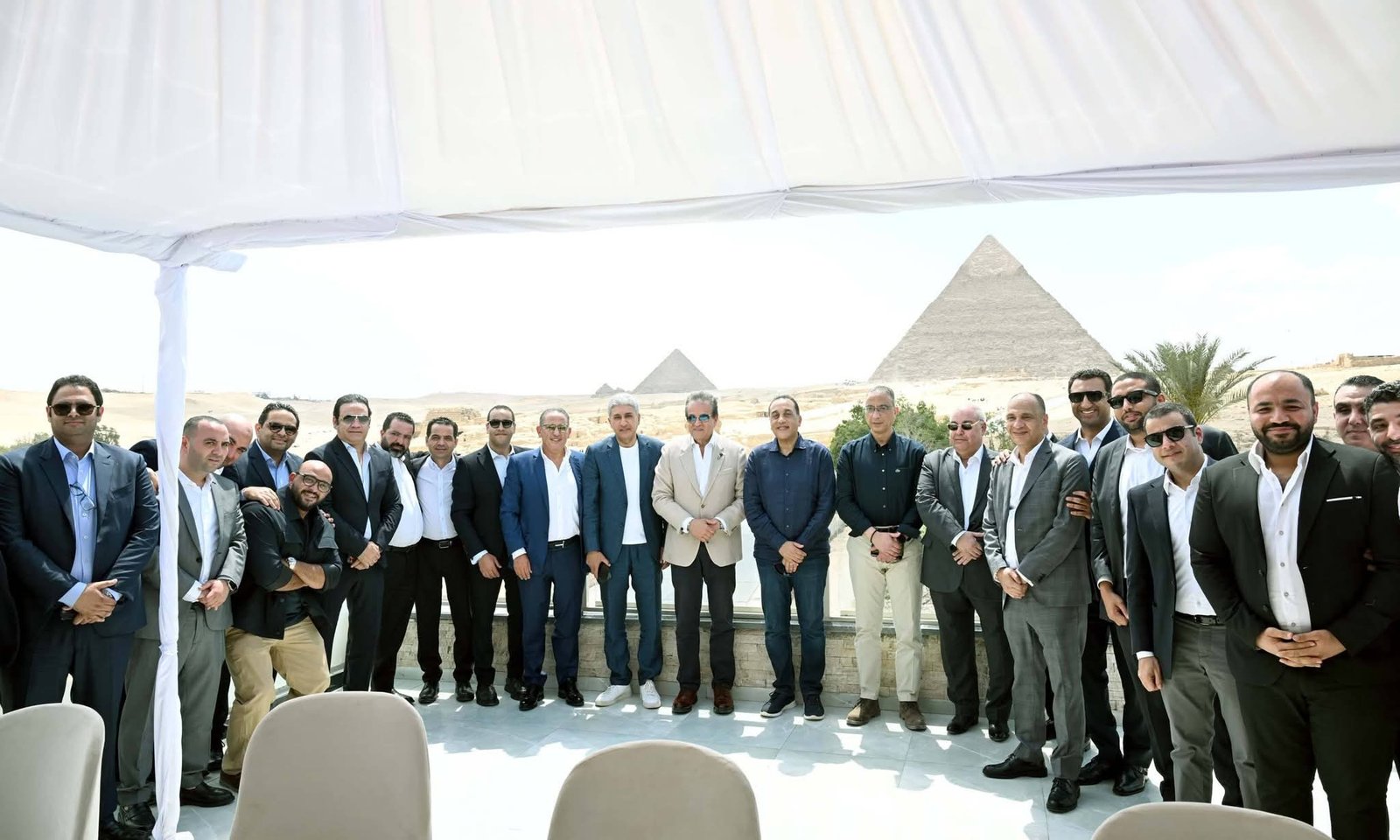 رئيس الوزراء يلتقي أهالي نزلة السمان لمناقشة مخططات تطوير المنطقة وتحويلها إلى وجهة سياحية حضارية 3 رئيس الوزراء يلتقي أهالي نزلة السمان لمناقشة مخططات تطوير المنطقة وتحويلها إلى وجهة سياحية حضارية
