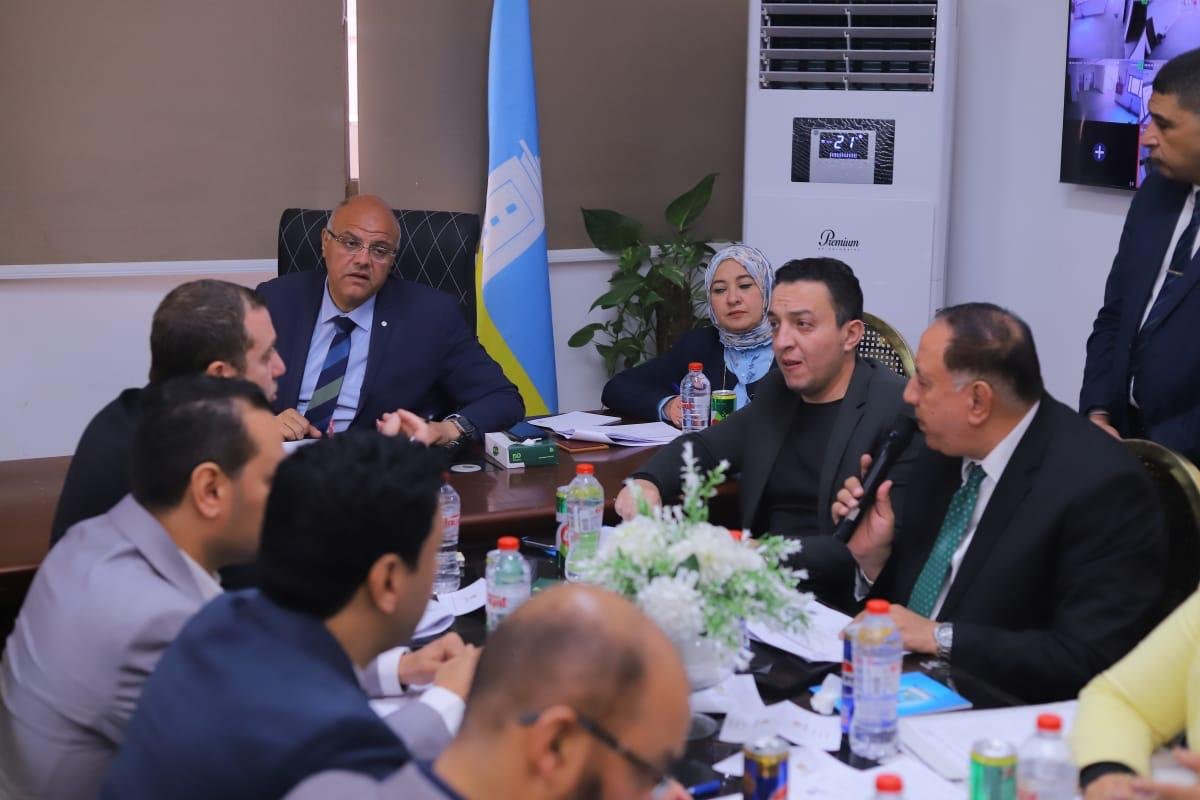 محافظ الإسكندرية يعقد لقاءً جماهيريًا بالمنتزه ثان ويوجه بسرعة فحص الشكاوى