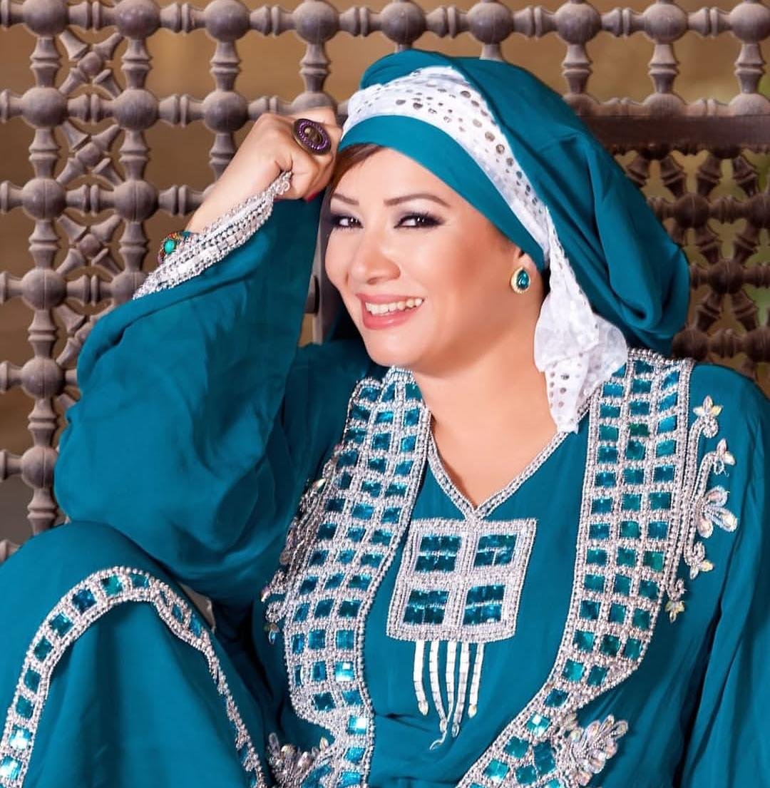 انتصار تكشف سر جرأتها الفنية: نصيحة يحيى الفخراني التي غيّرت مسيرتها في “يتربى في عزو