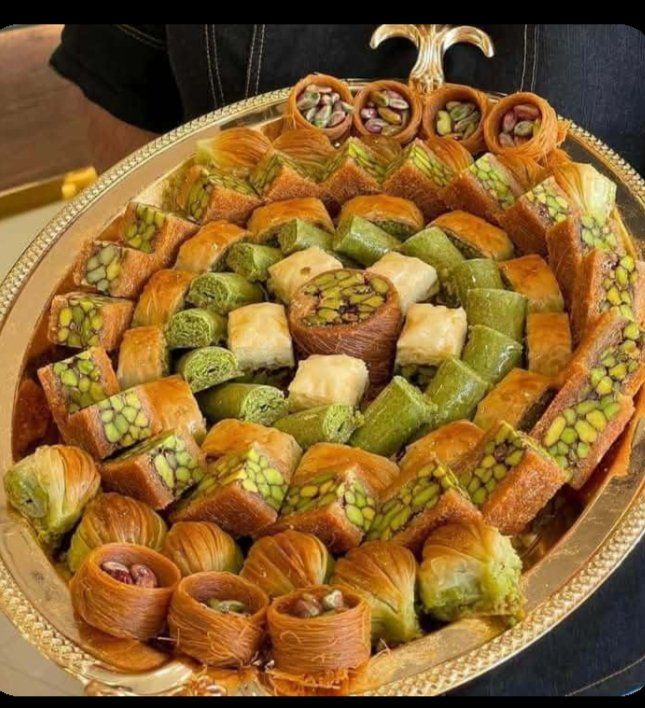 أسباب الرغبه في تناول الحلويات بعد الأكل وكيف تسيطر عليها