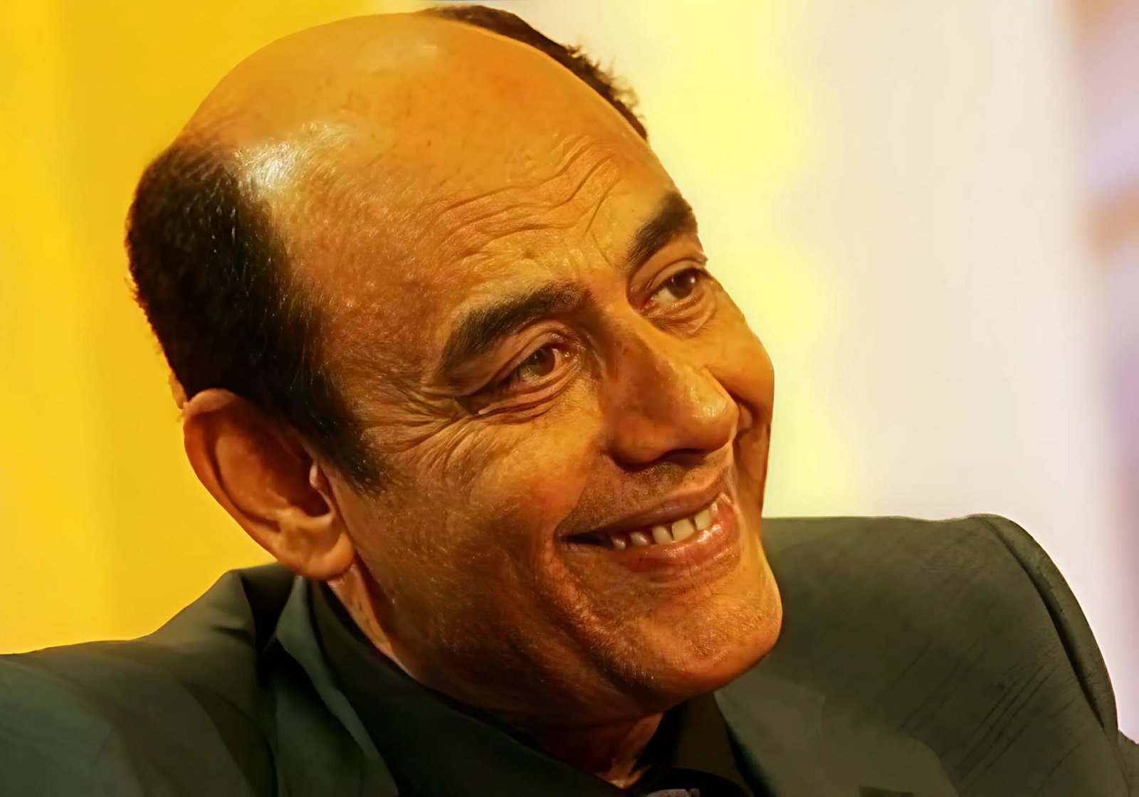 في ذكرى ميلاد أحمد بدير.. 400 عمل فني صنعت أسطورة فنان جمع بين الكوميديا والدراما والقضايا الجريئة