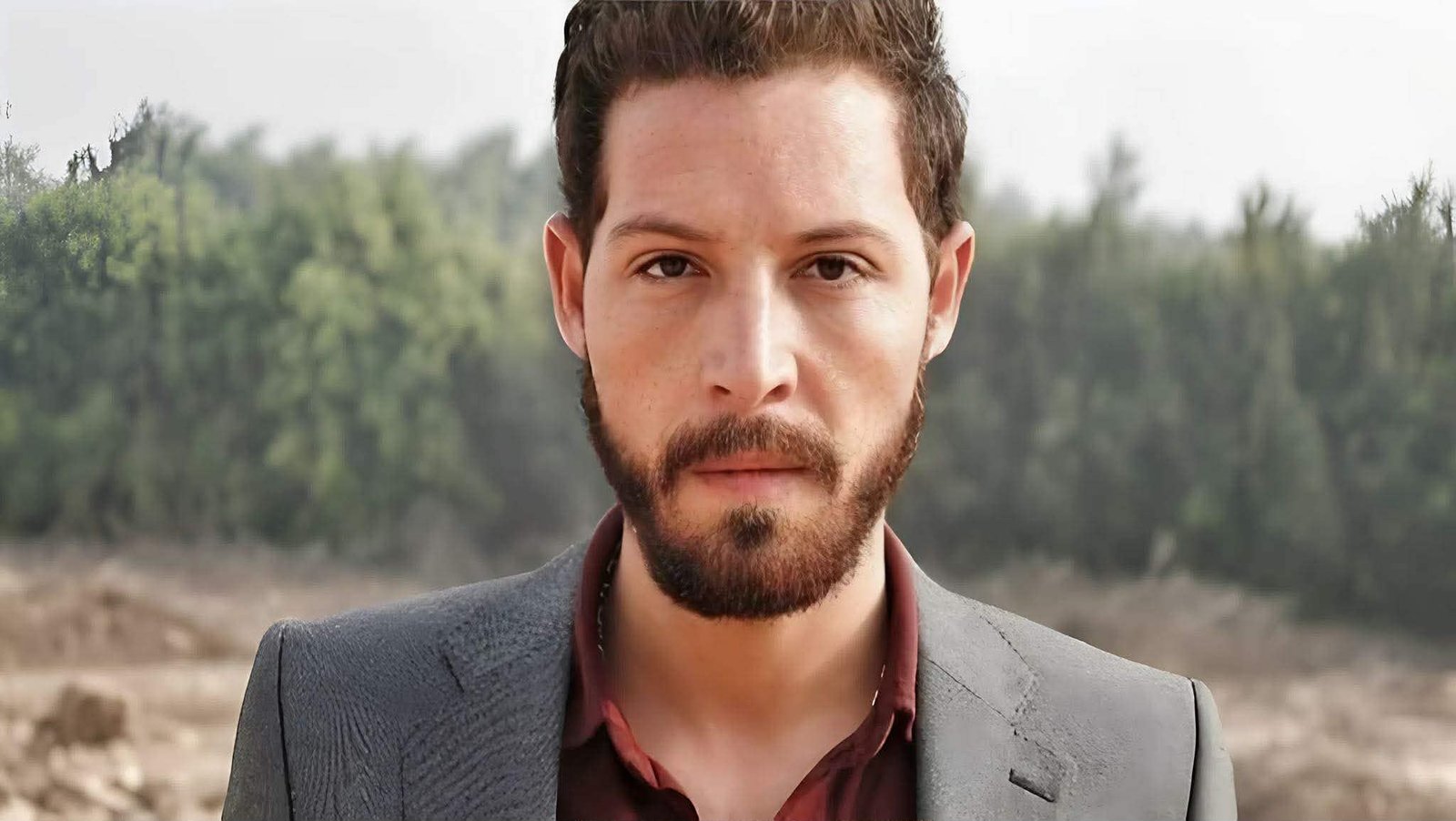 قرار قضائي ينهي أزمة سفر نجل محمود حجازي.. الطفل يغادر إلى أمريكا برفقة والدته بعد 6 أشهر من النزاعات