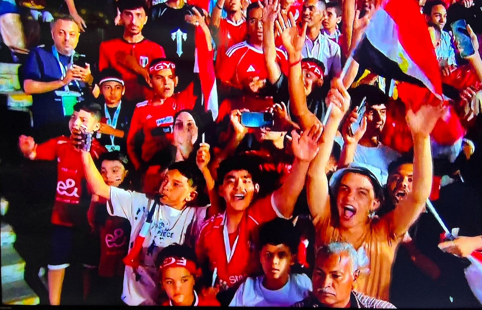 تامر حسني يحتفل بانتصار منتخب مصر ويشيد بحسام حسن: بداية مبشرة في مشوار كأس العالم