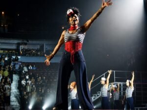 Janet Jackson: مسيرة أيقونة البوب من Control إلى قمة العالمية وتأثيرها في الموسيقى الحديثة 2 Janet Jackson: مسيرة أيقونة البوب من Control إلى قمة العالمية وتأثيرها في الموسيقى الحديثة