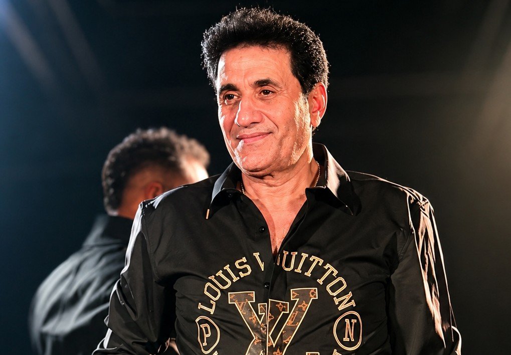 أحمد شيبة يشعل أجواء حفلات عيد الأضحى ويتفاعل مع جمهوره في ليلة غنائية مميزة