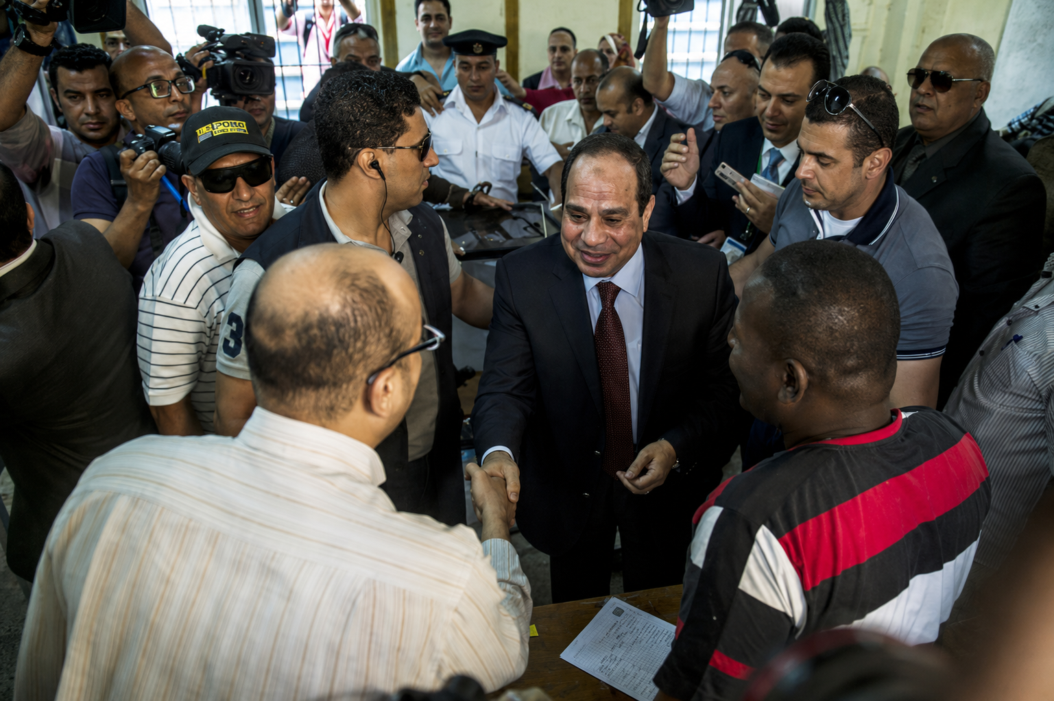 حدث في مثل هذا اليوم.. استمرار التصويت في الانتخابات الرئاسية المصرية 2014 لليوم الثالث وسط جدل واعتراض المرشحين 2 حدث في مثل هذا اليوم.. استمرار التصويت في الانتخابات الرئاسية المصرية 2014 لليوم الثالث وسط جدل واعتراض المرشحين