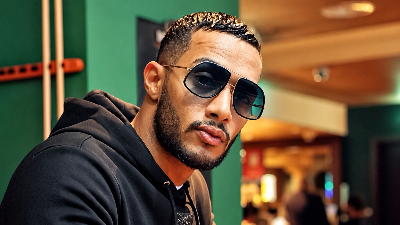 محمد رمضان يدعم شباب الصعيد بعد أزمة الجلباب في عرض فيلم «أسد»