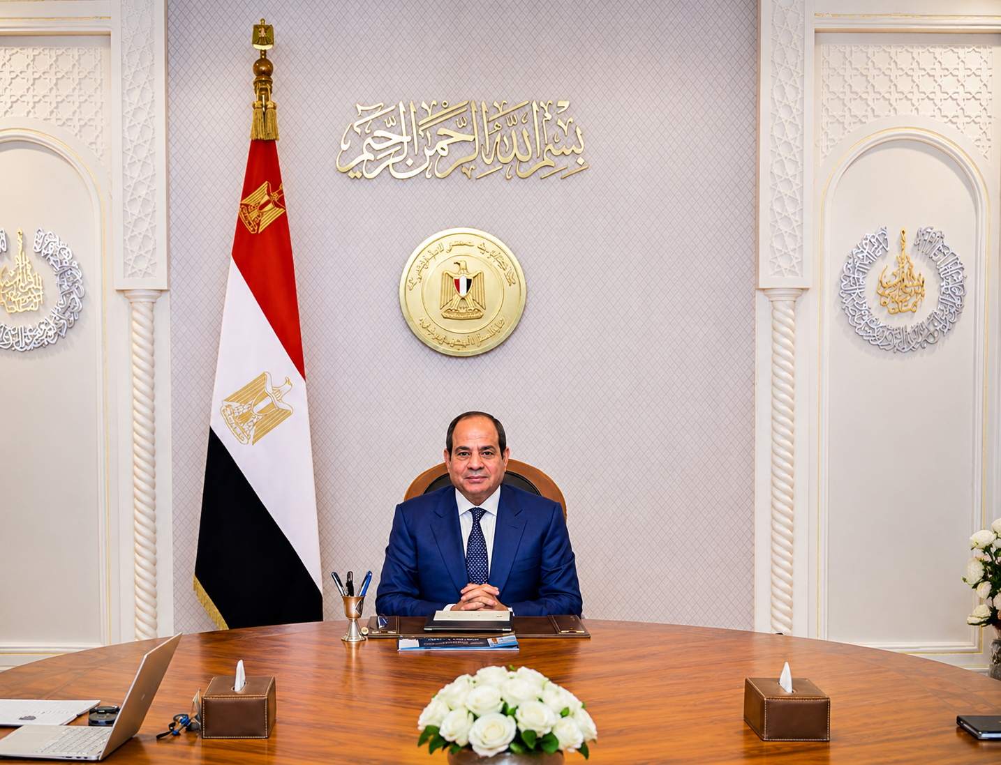 الرئيس السيسي يتابع مشروعات الهيئة الهندسية للقوات المسلحة ويؤكد سرعة الإنجاز لتحقيق التنمية المستدامة