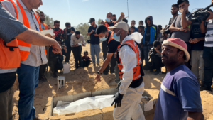 تصاعد الانتهاكات في غزة والضفة.. 930 شهيدًا منذ وقف إطلاق النار وتحذيرات من انهيار القطاع الصحي
