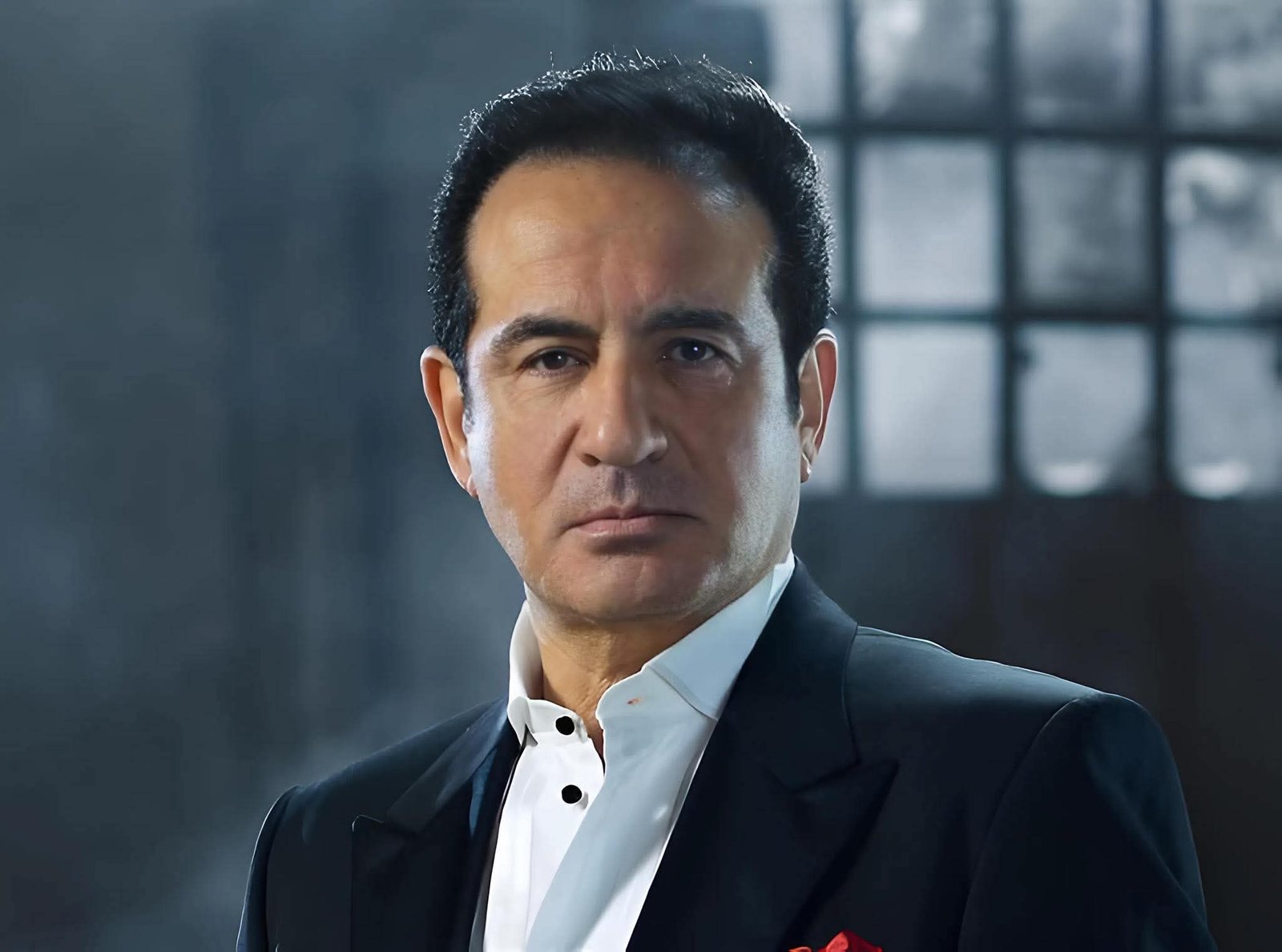 مستجدات الحالة الصحية لـ محمد ثروت بعد جراحة استئصال المرارة.. ونجله يطمئن الجمهور