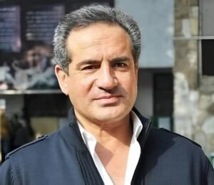 مدحت شلبي يدعو بالشفاء للفنان محمد ثروت بعد أزمته الصحية الأخيرة