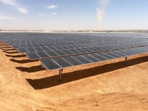الكهرباء تعلن إعفاء المواطنين من شروط تركيب الألواح الشمسية أعلى المنازل.. وبيع الطاقة دون الرجوع للشركة