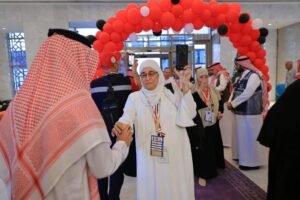 مايا مرسي تطمئن على حجاج الجمعيات الأهلية في مكة والمدينة وتوجه بتكثيف الخدمات