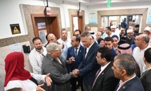 محافظ جنوب سيناء يتفقد مستشفى رأس سدر لمتابعة مستوى الخدمات الطبية والرعاية الصحية
