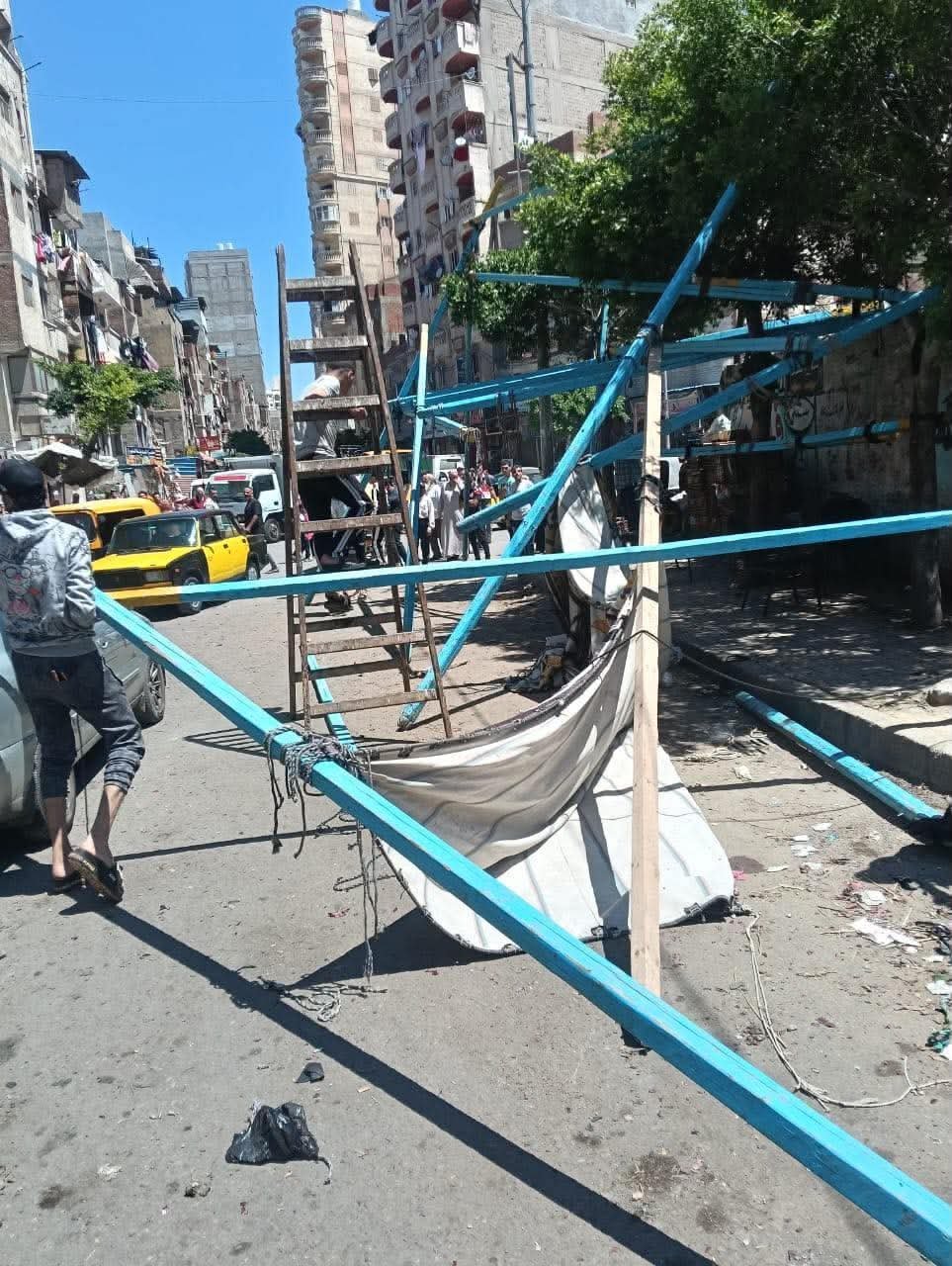 إزالة شادر مخالف بمنطقة الفلكي.. محافظة الإسكندرية تعيد فتح الطريق وتكثف حملات الإشغالات