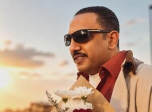 محمد أسامة أوسوس يخطف الأنظار بإطلالة رومانسية ورسالة غامضة عبر السوشيال ميديا