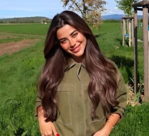 يارا السكري تحتفل بحصد جائزة التريند في Trend Awards وتثير تفاعل جمهورها على السوشيال ميديا