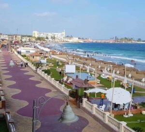 شواطئ الإسكندرية الأكثر إقبالًا في عيد الأضحى 2026.. المعمورة والعجمي وستانلي تتصدر المشهد