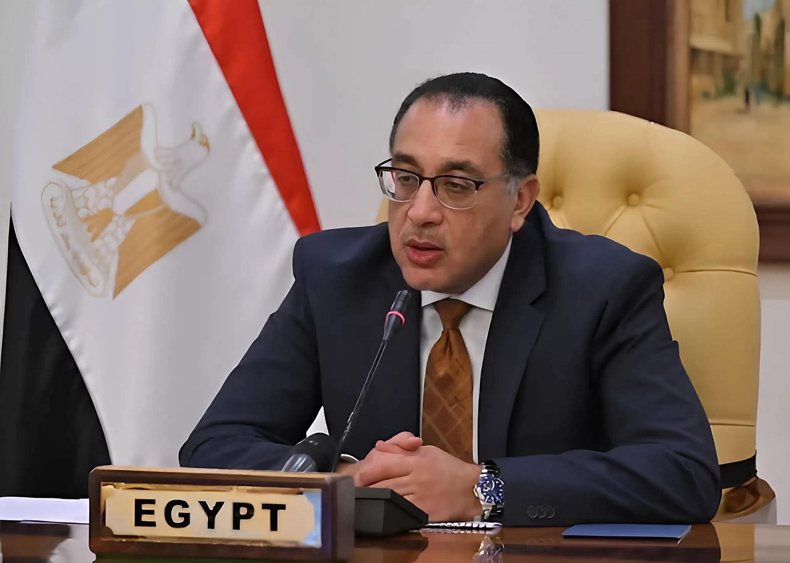 مصطفى مدبولي يتفقد مشروعات الجيزة.. جولة موسعة لرئيس الوزراء لمتابعة التعليم والصحة والطرق والسياحة
