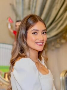 عصام الحضري يوجه رسالة مؤثرة لابنته شاهندا في عيد ميلادها.. “أجمل مامي في الدنيا”