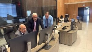 وزير الكهرباء يتابع استقرار الشبكة الموحدة من المركز القومي للتحكم في أول أيام عيد الأضحى.. وارتفاع الأحمال إلى 36 ألف ميجاوات