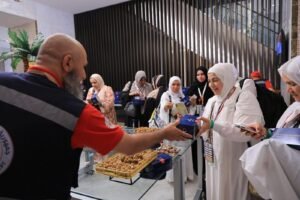 مايا مرسي تطمئن على حجاج الجمعيات الأهلية في مكة والمدينة وتوجه بتكثيف الخدمات