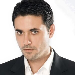 أحمد عز يكشف أسرار فيلم “7 DOGS”.. ميزانية تتجاوز 40 مليون دولار ورسالة خاصة عن الفن والسينما المصرية
