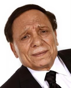 عادل إمام.. رحلة “الزعيم” من مسرح الجامعة إلى عرش الفن العربي