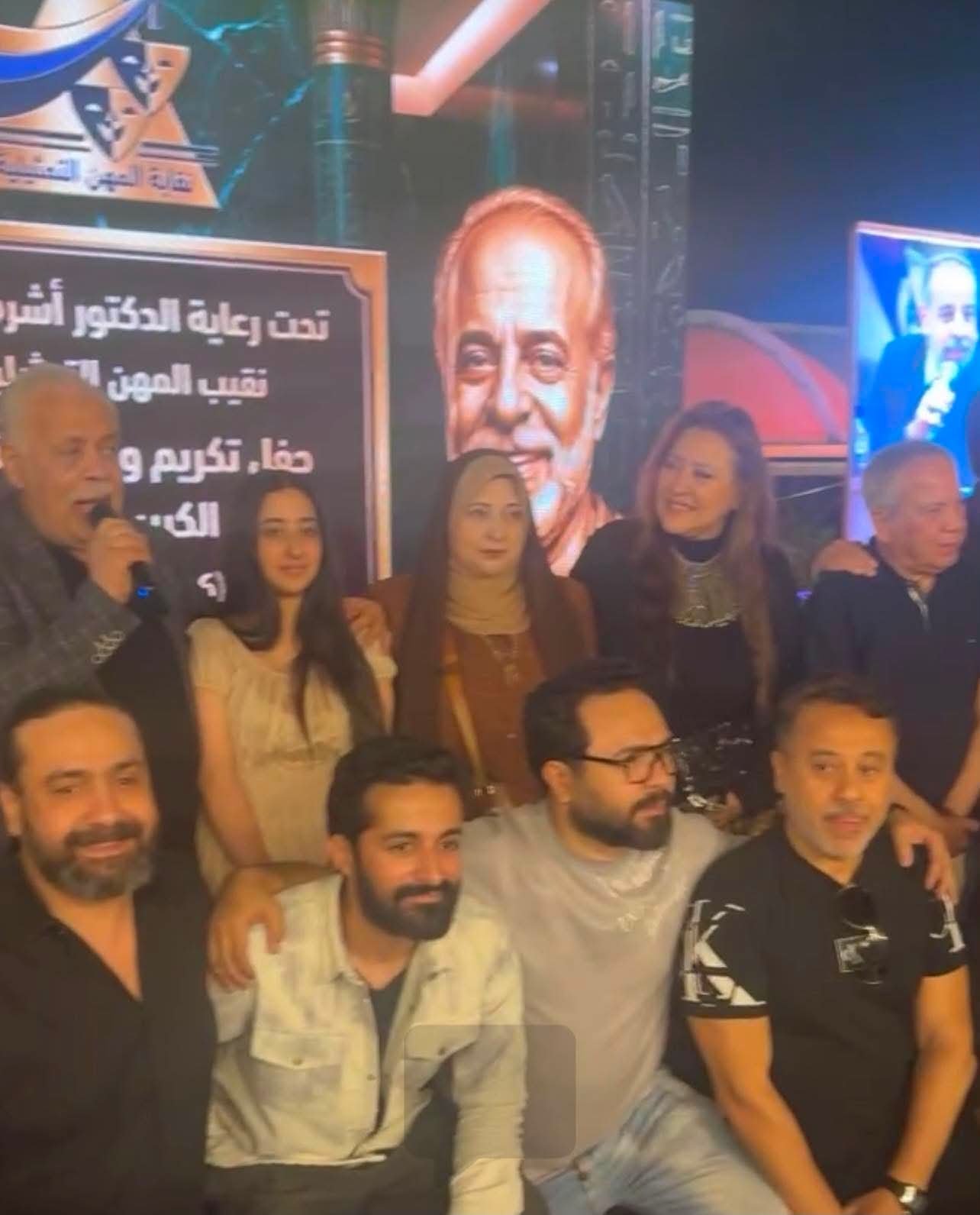 أشرف زكي يفتتح قاعة الفنان الراحل ياسر صادق بنادي المهن التمثيلية بحضور نجوم الفن