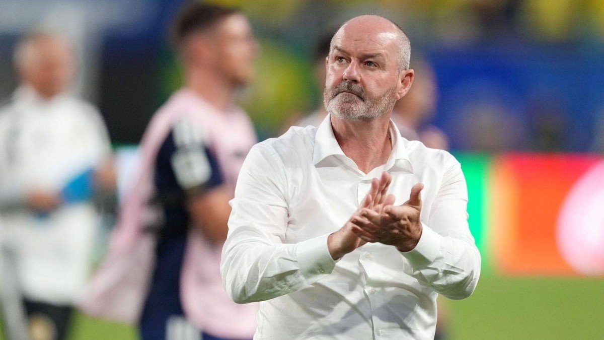بعد وداع كأس العالم.. رحيل ستيف كلارك عن منتخب اسكتلندا ينهي رحلة استمرت سنوات