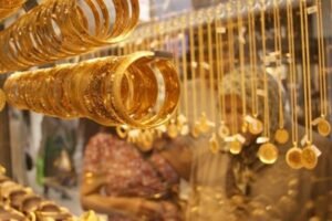 سعر الذهب في مصر مساء اليوم الأحد.. عيار 21 يسجل 6475 جنيهًا وسط ترقب الأسواق لتحركات المعدن الأصفر