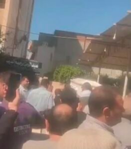 الحزن يخيم على الجميع.. تشييع جثمان الفنان عبد العزيز مخيون إلى مثواه الأخير بمسقط رأسه بالبحيرة