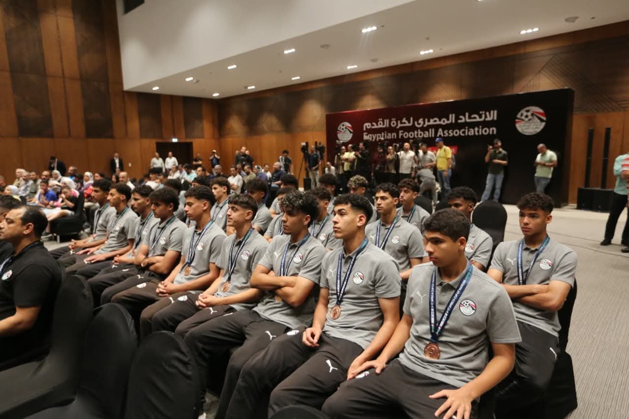 اتحاد الكرة يكرّم منتخب الناشئين بعد التتويج ببرونزية أمم أفريقيا والتأهل إلى كأس العالم 4 اتحاد الكرة يكرّم منتخب الناشئين بعد التتويج ببرونزية أمم أفريقيا والتأهل إلى كأس العالم