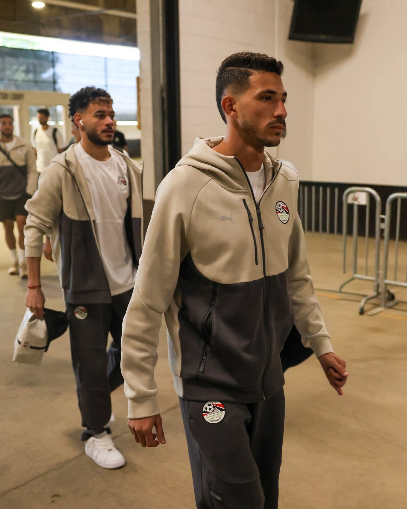 لقطات من وصول نجوم منتخب مصر إلى ملعب المباراة