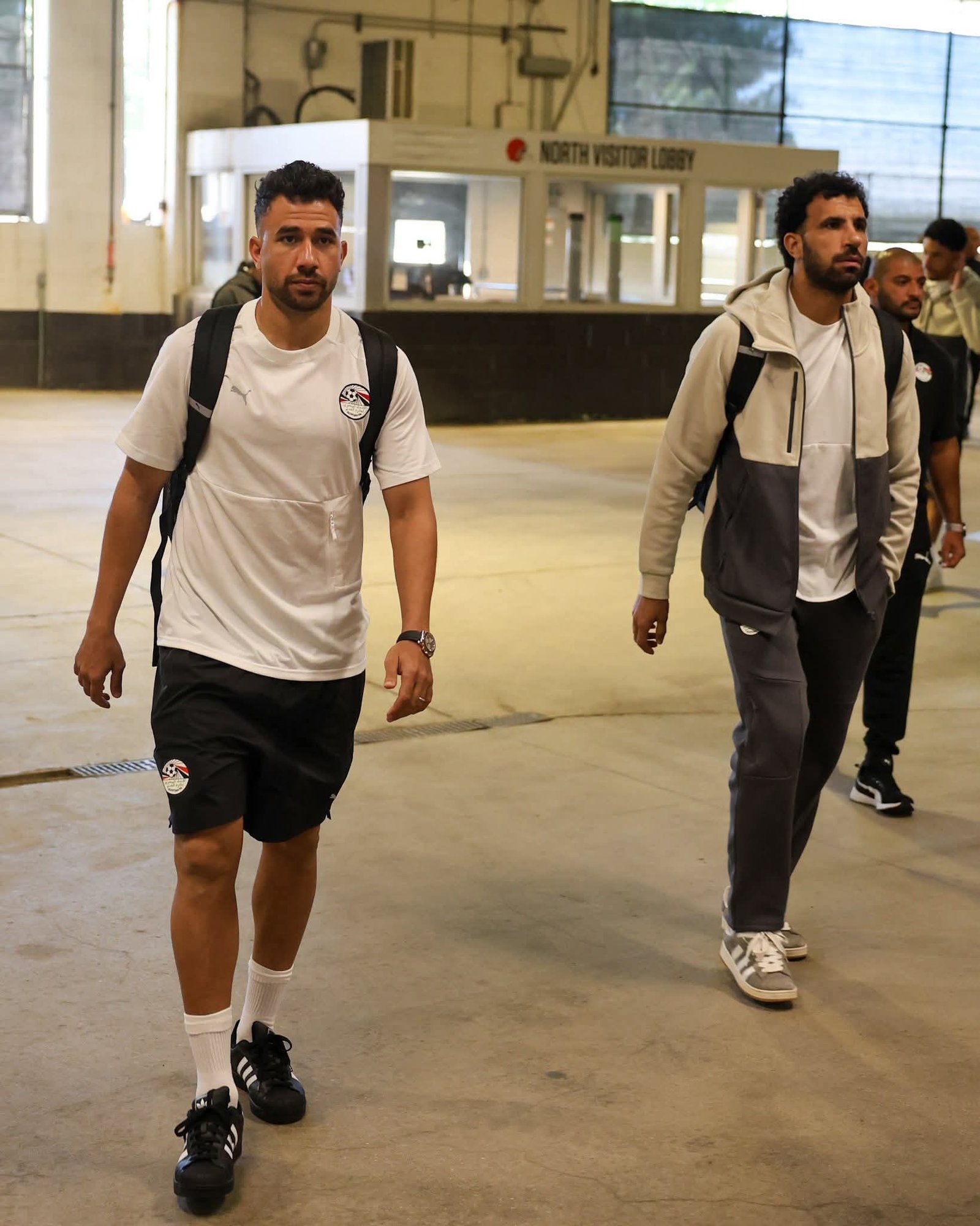 لقطات من وصول نجوم منتخب مصر إلى ملعب المباراة