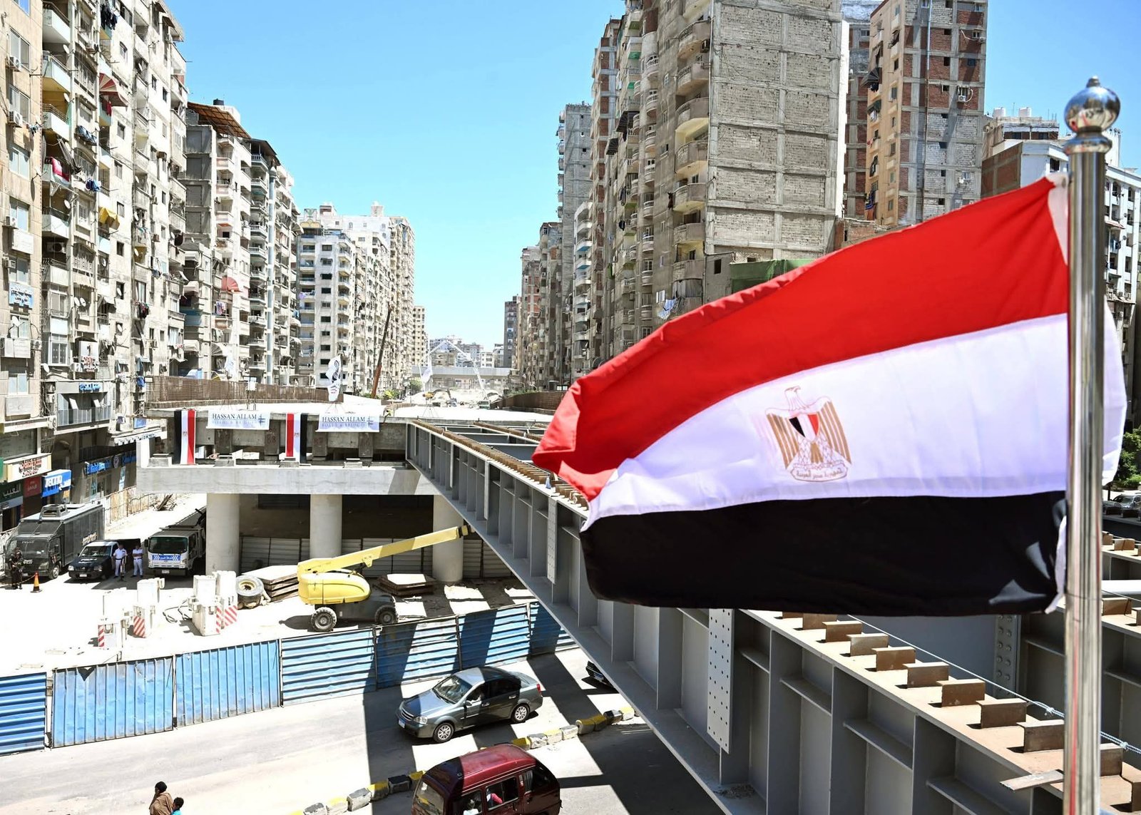 رئيس الوزراء يتفقد أعمال إنشاء محور محمد نجيب بالإسكندرية لتعزيز السيولة المرورية